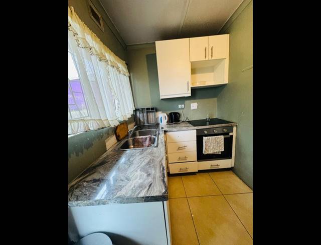 3 BEDROOM HOUSE FOR SALE IN KWAMASHU